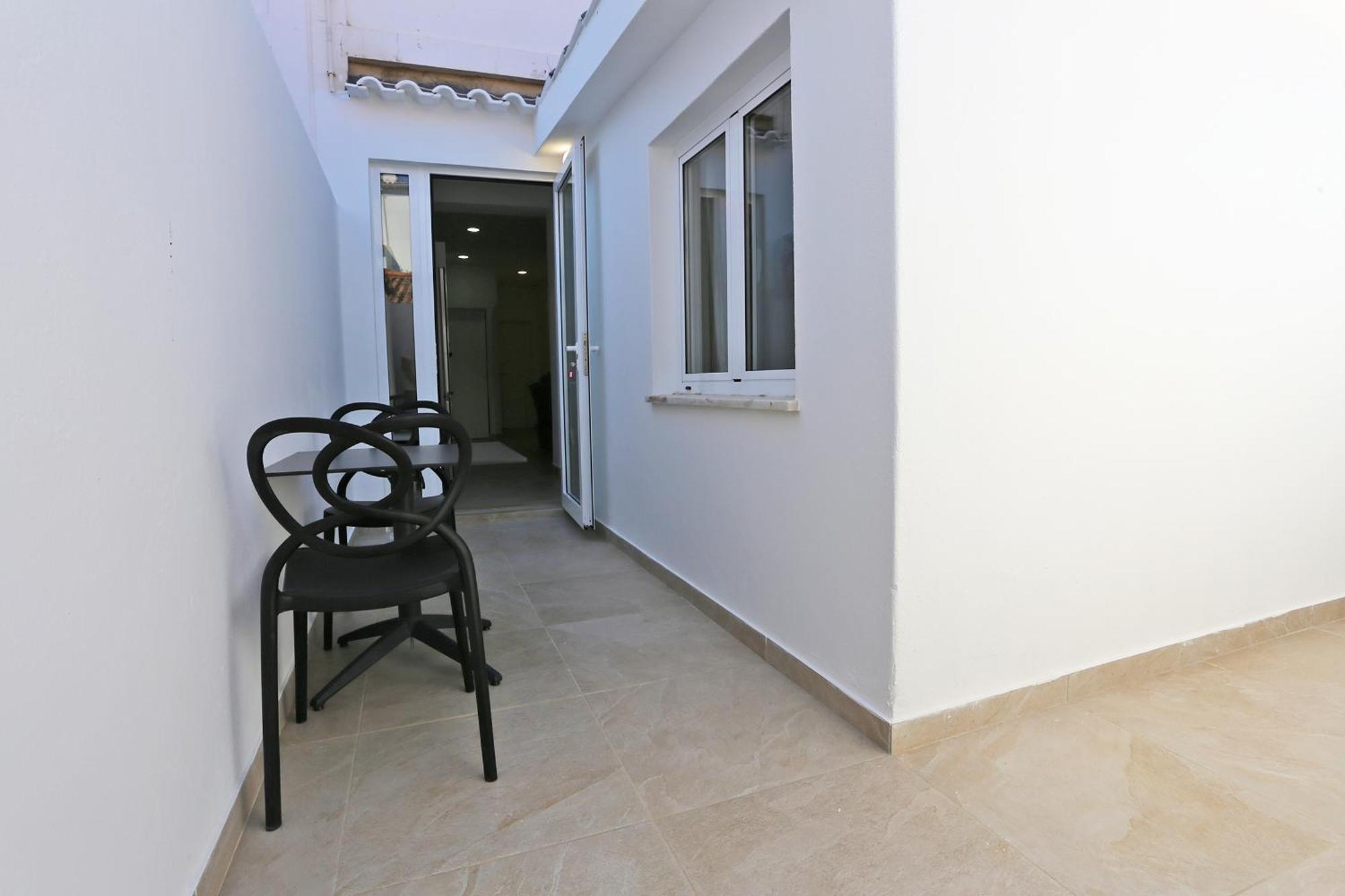 B88 - Mendonca Street Apartment Лагос Екстериор снимка